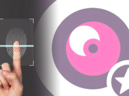 Dedo indicando um scanner de identidade e do lado oposto o marca do camera prive