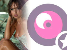 Mulher sentada com varios dolares em volta e ao lado um logo do camera prive