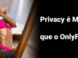 Mulher em traje de banho rosa tirando uma selfie em frente a um espelho, com a frase "Privacy é Melhor que o OnlyFans?